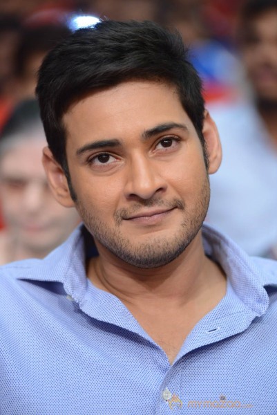 Mahesh Babu At SVSC Triple Platinum Disc Function  