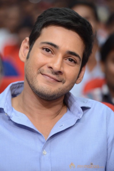 Mahesh Babu At SVSC Triple Platinum Disc Function  