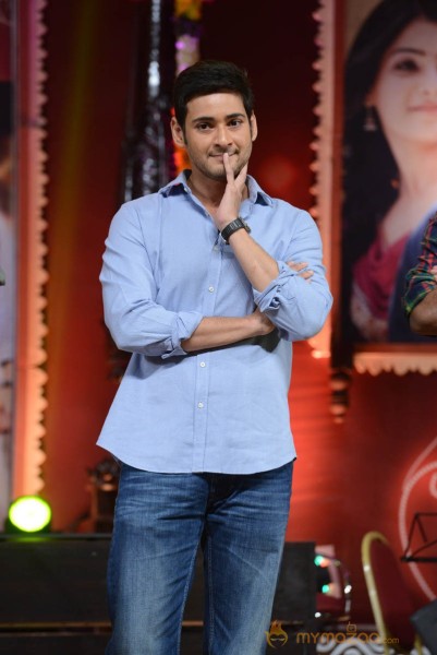 Mahesh Babu At SVSC Triple Platinum Disc Function  