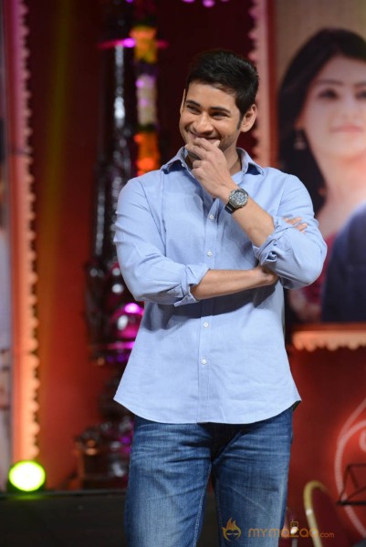 Mahesh Babu At SVSC Triple Platinum Disc Function  