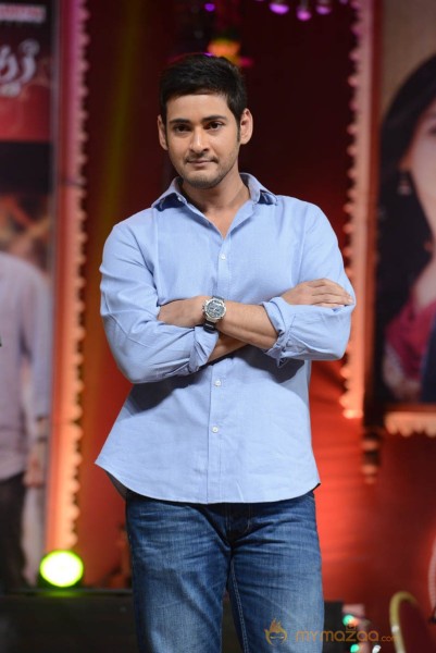 Mahesh Babu At SVSC Triple Platinum Disc Function  