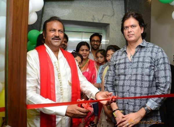 Manchu Mohan Babu Family @ Hotel Junior Kuppanna Release Stills