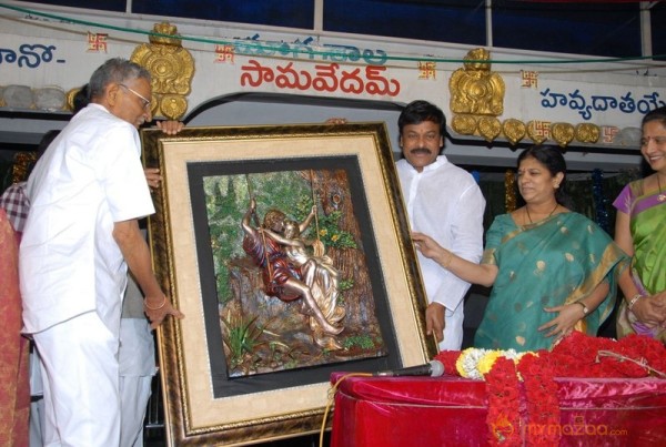 Megastar Chiranjeevi At Film nagar Temple Photos