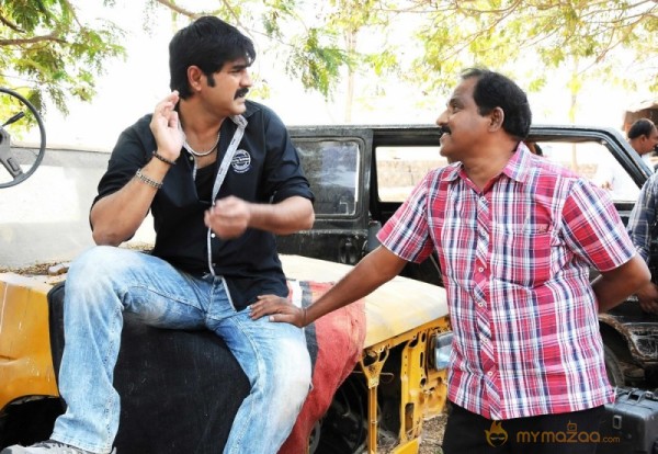 Mondodu Latest On Location Stills