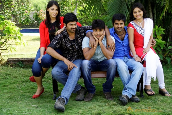 Naa Saamiranga Movie Photo Gallery