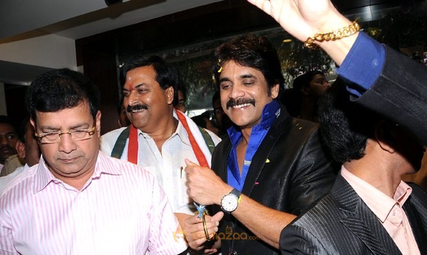 Nagarjuna launches Kalyan Jewellers at Hyderabad