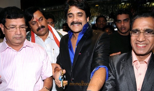 Nagarjuna launches Kalyan Jewellers at Hyderabad