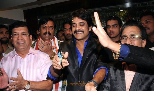 Nagarjuna launches Kalyan Jewellers at Hyderabad