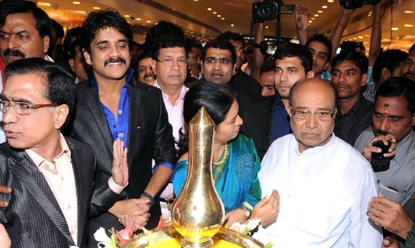 Nagarjuna launches Kalyan Jewellers at Hyderabad