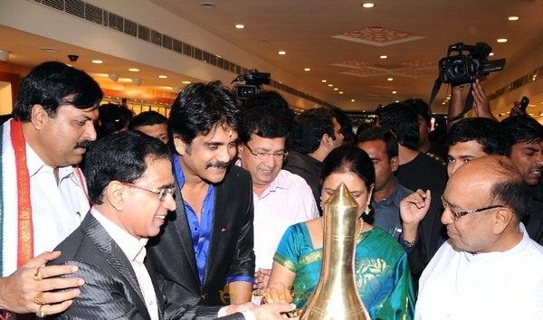 Nagarjuna launches Kalyan Jewellers at Hyderabad