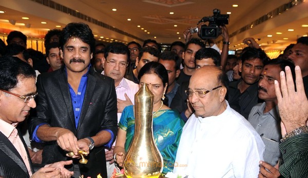 Nagarjuna launches Kalyan Jewellers at Hyderabad