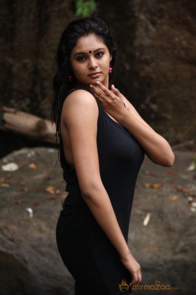 Netru Indru Naalai Movie Hot Photos