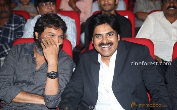 Pawan Kalyan At Attarintiki Daredi Audio Launch Photos