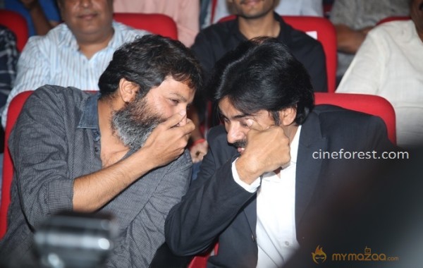 Pawan Kalyan At Attarintiki Daredi Audio Launch Photos