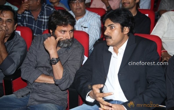 Pawan Kalyan At Attarintiki Daredi Audio Launch Photos