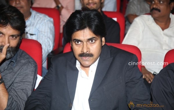 Pawan Kalyan At Attarintiki Daredi Audio Launch Photos