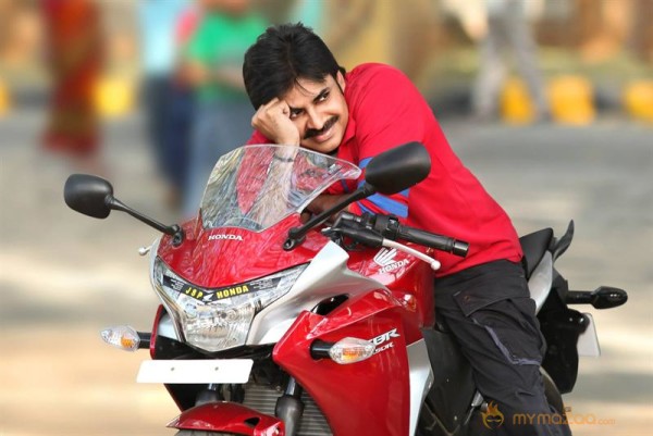 Pawan Kalyan Attarintiki Daaredi Latest Photos