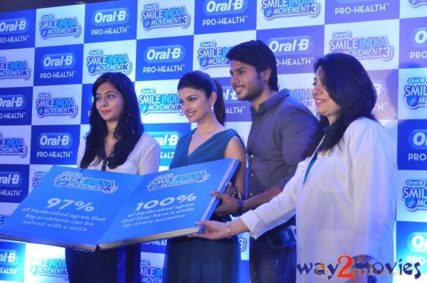  Prachi Desai & Sundeep Kishan Oral B Event 