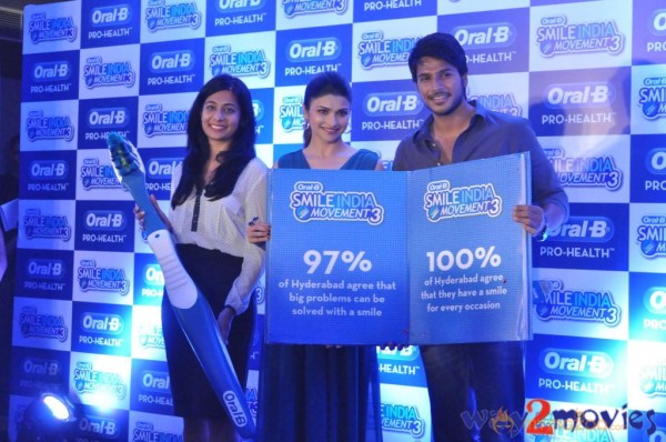  Prachi Desai & Sundeep Kishan Oral B Event 