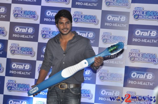  Prachi Desai & Sundeep Kishan Oral B Event 