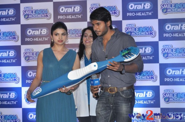  Prachi Desai & Sundeep Kishan Oral B Event 