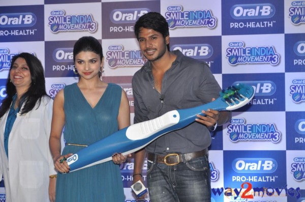  Prachi Desai & Sundeep Kishan Oral B Event 