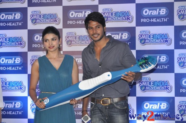  Prachi Desai & Sundeep Kishan Oral B Event 