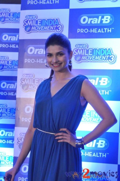  Prachi Desai & Sundeep Kishan Oral B Event 