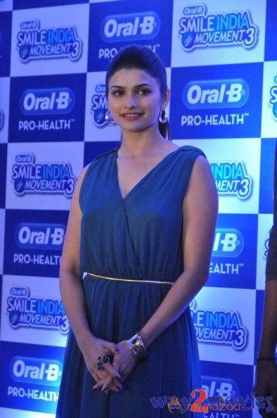  Prachi Desai & Sundeep Kishan Oral B Event 