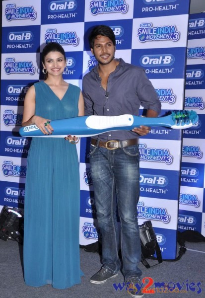  Prachi Desai & Sundeep Kishan Oral B Event 