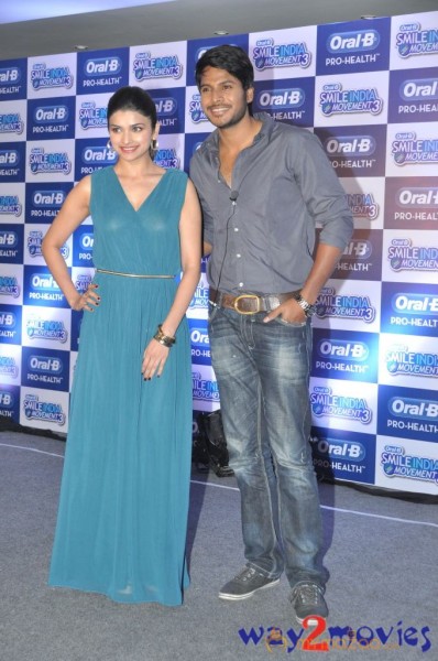  Prachi Desai & Sundeep Kishan Oral B Event 