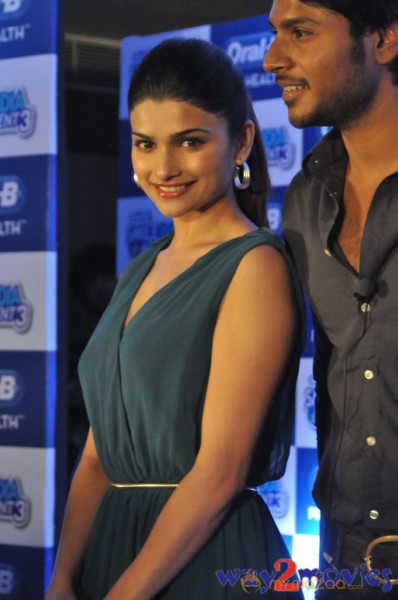  Prachi Desai & Sundeep Kishan Oral B Event 