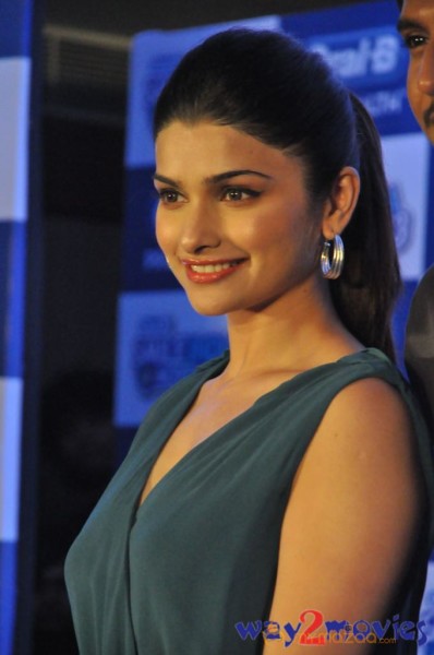  Prachi Desai & Sundeep Kishan Oral B Event 