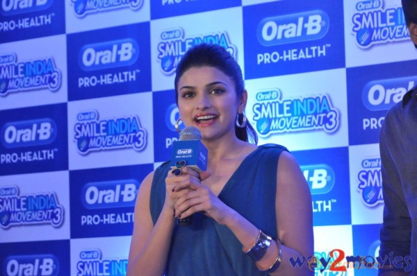  Prachi Desai & Sundeep Kishan Oral B Event 