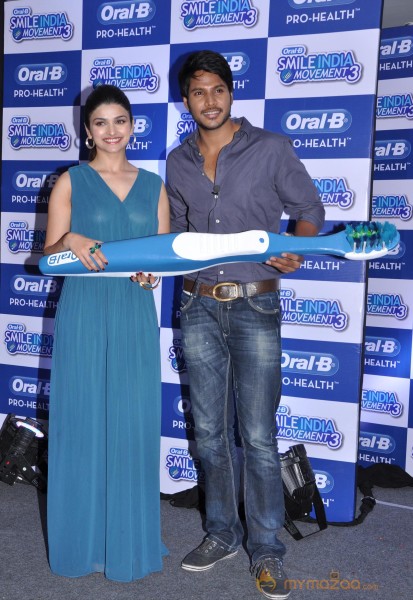  Prachi Desai & Sundeep Kishan Oral B Event 