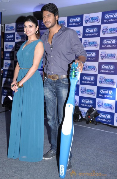  Prachi Desai & Sundeep Kishan Oral B Event 