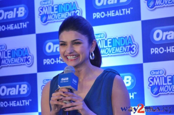  Prachi Desai & Sundeep Kishan Oral B Event 