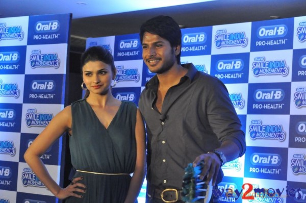  Prachi Desai & Sundeep Kishan Oral B Event 