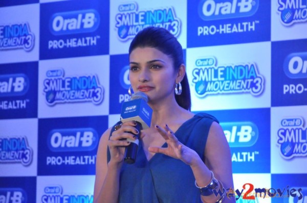  Prachi Desai & Sundeep Kishan Oral B Event 