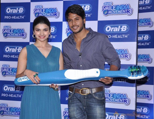  Prachi Desai & Sundeep Kishan Oral B Event 