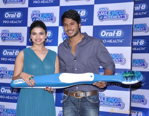  Prachi Desai & Sundeep Kishan Oral B Event 