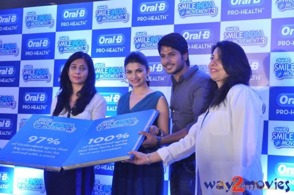  Prachi Desai & Sundeep Kishan Oral B Event 