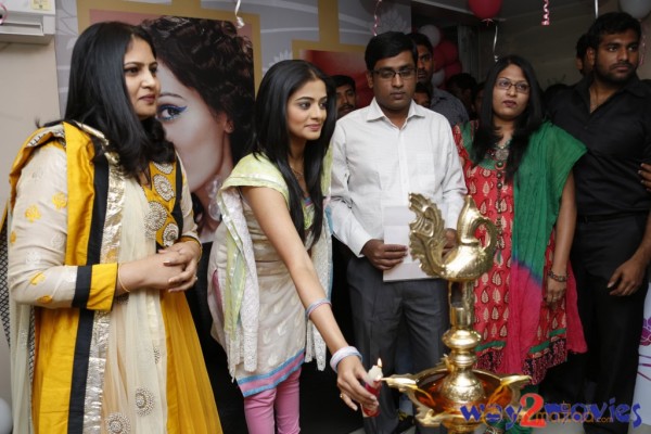 Priyamani Launch Lakme Salon  