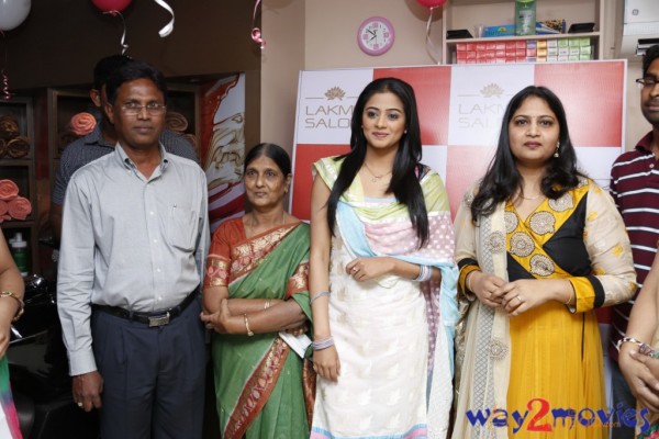 Priyamani Launch Lakme Salon  