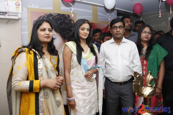 Priyamani Launch Lakme Salon  