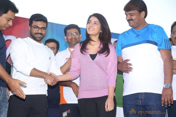 Ram Charan Flagged off Hyderabad 10K Run in Hyderabad