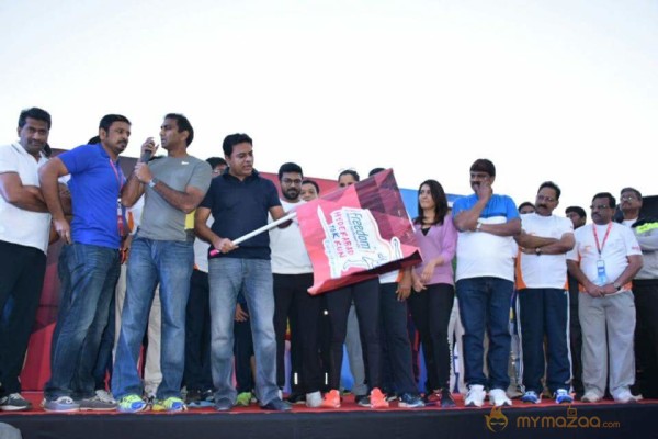 Ram Charan Flagged off Hyderabad 10K Run in Hyderabad