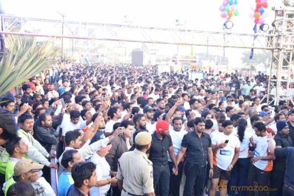 Ram Charan Flagged off Hyderabad 10K Run in Hyderabad