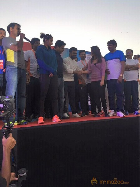 Ram Charan Flagged off Hyderabad 10K Run in Hyderabad