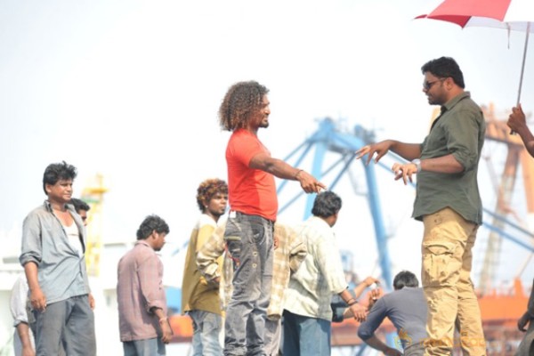 Ram Charan Yevadu Working Stills